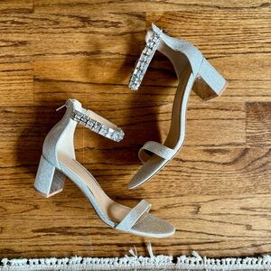 NIB Badgley Mishka Katerina Jewel Heels Sandals, Silver, 8.5